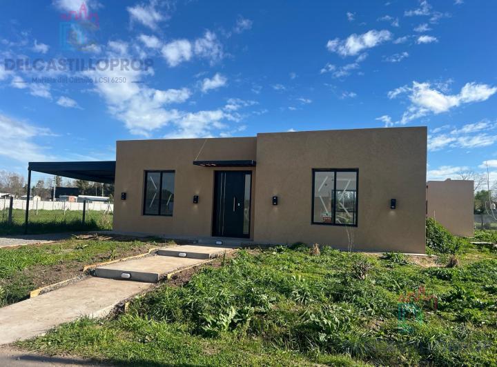Casa · 94m² · 3 Ambientes · 2 Cocheras