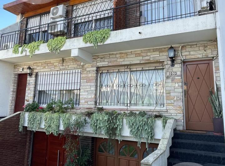 Casa · 160m² · 6 Ambientes · 1 Cochera