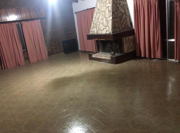 Casa · 200m² · 5 Ambientes · 1 Cochera