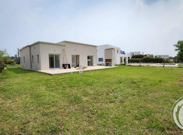 Casa · 150m² · 4 Ambientes · 2 Cocheras