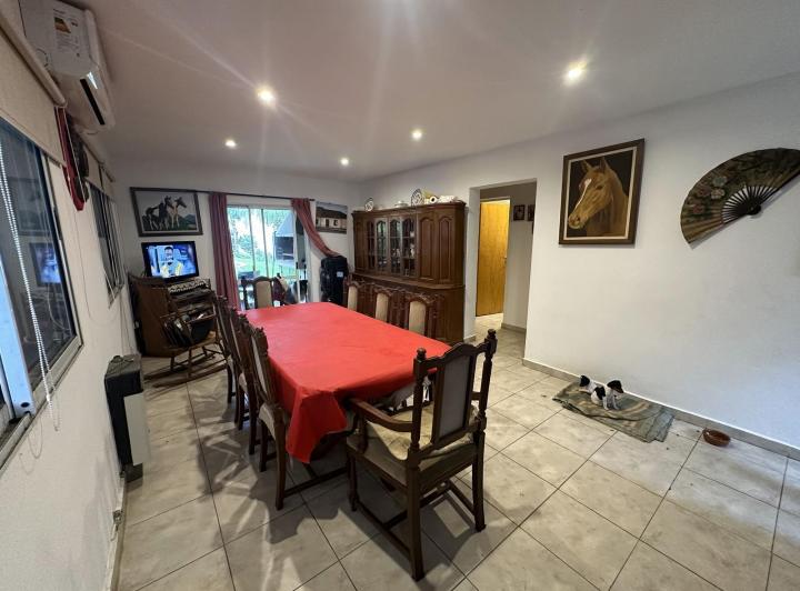 Casa · 110m² · 3 Ambientes · 2 Cocheras