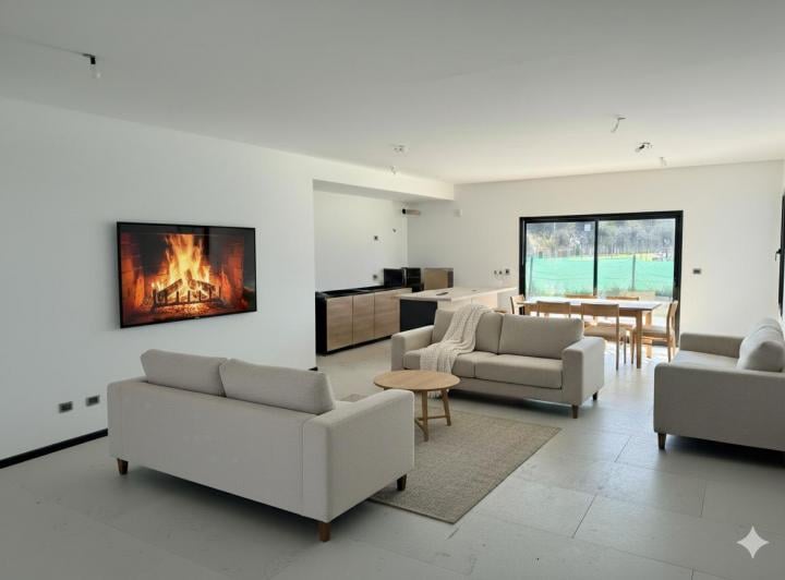 Casa · 140m² · 4 Ambientes · 4 Cocheras