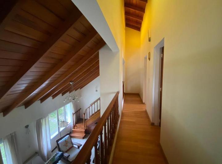 Casa · 168m² · 5 Ambientes · 1 Cochera