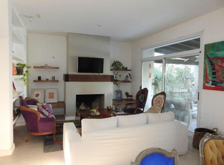 Casa · 170m² · 4 Ambientes · 2 Cocheras