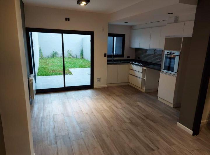Casa · 150m² · 5 Ambientes · 1 Cochera