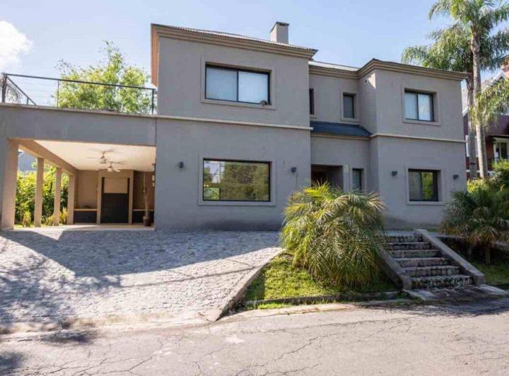 Casa · 157m² · 4 Ambientes · 1 Cochera