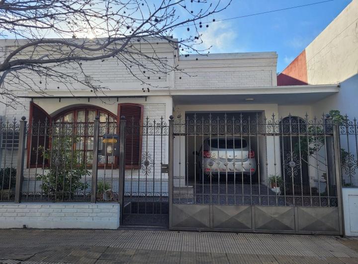 Casa · 262m² · 3 Ambientes · 1 Cochera
