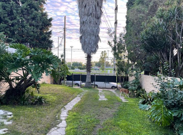 Casa · 149m² · 4 Ambientes · 4 Cocheras