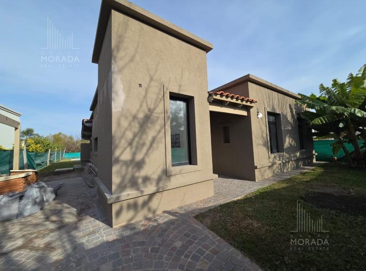 Casa · 150m² · 4 Ambientes · 4 Cocheras
