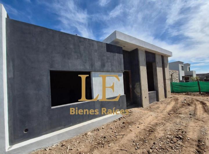 Casa · 164m² · 4 Ambientes · 2 Cocheras