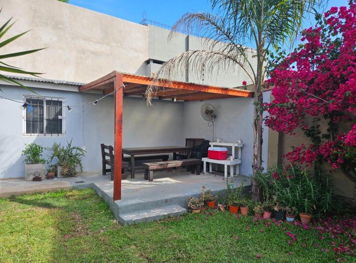 Casa · 130m² · 4 Ambientes · 1 Cochera