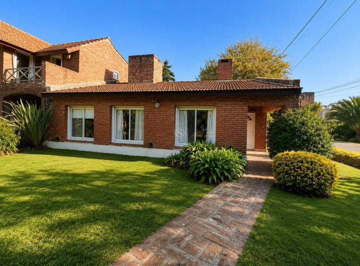 Casa · 124m² · 4 Ambientes · 1 Cochera