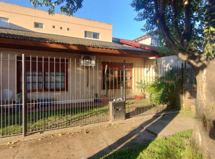 Casa · 180m² · 5 Ambientes · 1 Cochera
