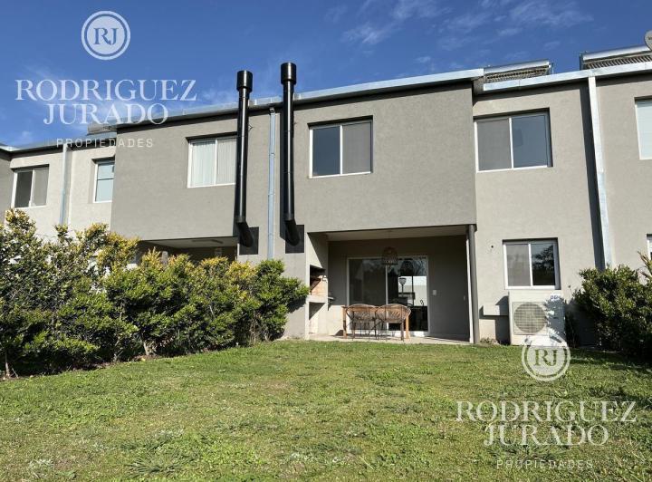 Casa · 118m² · 4 Ambientes · 2 Cocheras