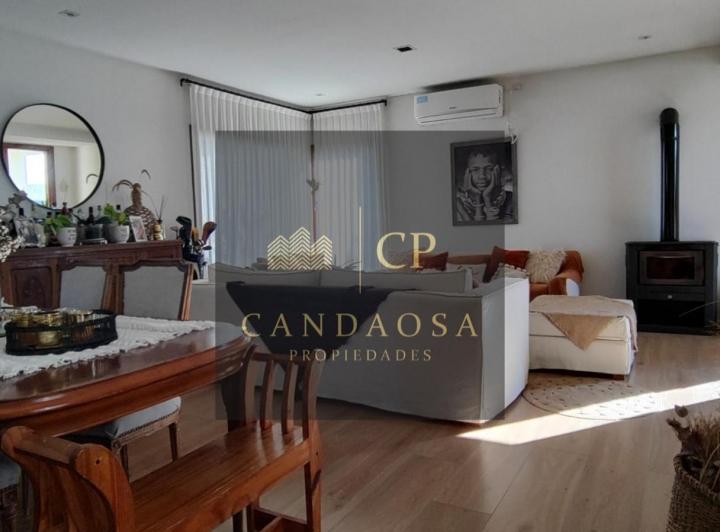 Casa · 219m² · 4 Ambientes · 3 Cocheras