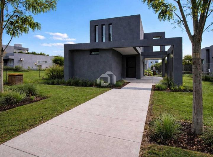 Casa · 126m² · 4 Ambientes · 2 Cocheras