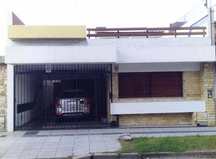 Casa · 226m² · 5 Ambientes · 1 Cochera
