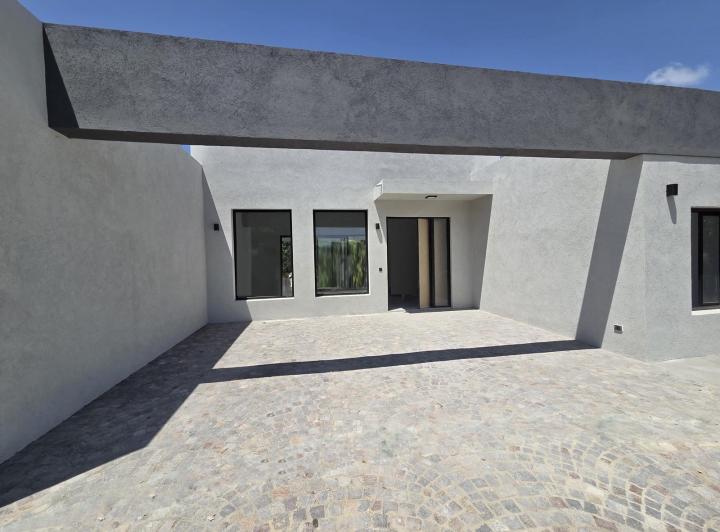 Casa · 181m² · 5 Ambientes · 2 Cocheras