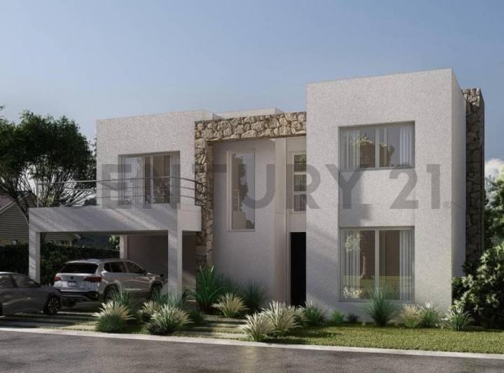 Casa · 218m² · 4 Ambientes · 2 Cocheras