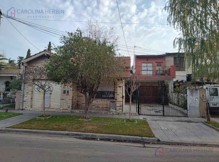 Casa · 279m² · 4 Ambientes · 1 Cochera