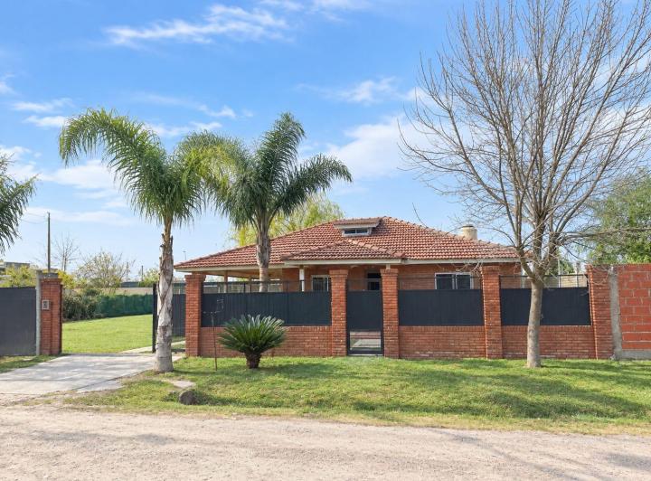 Casa · 109m² · 3 Ambientes · 2 Cocheras