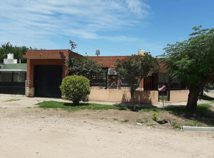 Casa · 300m² · 3 Ambientes · 3 Cocheras
