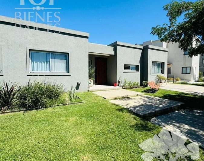 Casa · 160ha · 4 Ambientes · 1 Cochera