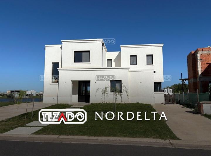 Casa · 226m² · 5 Ambientes · 1 Cochera