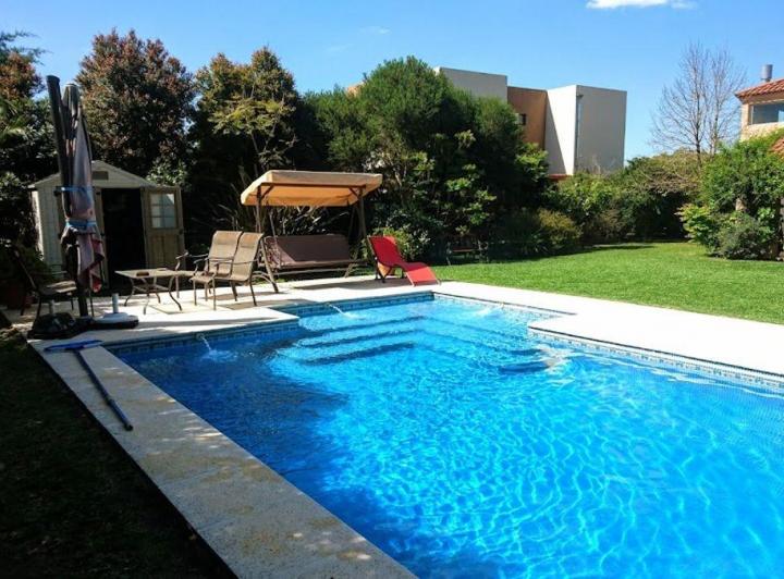 Casa · 243m² · 5 Ambientes · 2 Cocheras