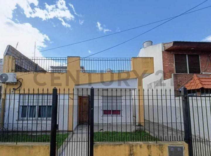 Casa · 128m² · 4 Ambientes · 1 Cochera
