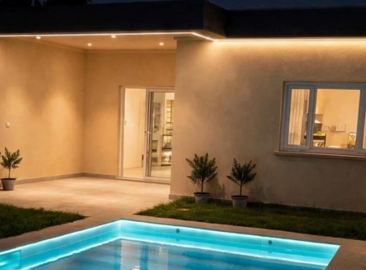 Casa · 90m² · 4 Ambientes · 2 Cocheras