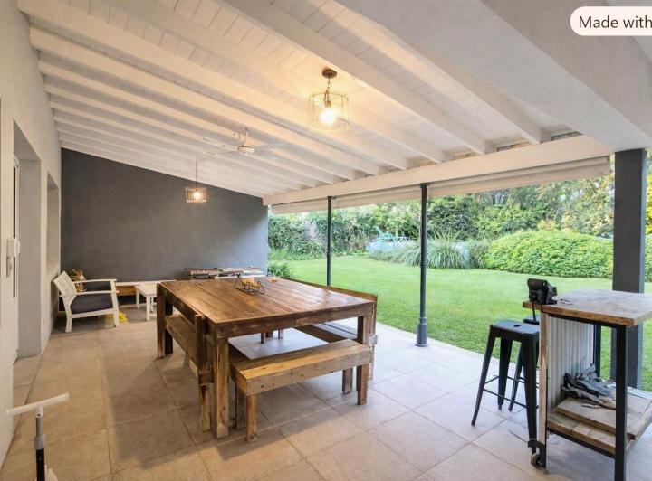 Casa · 200m² · 5 Ambientes · 2 Cocheras