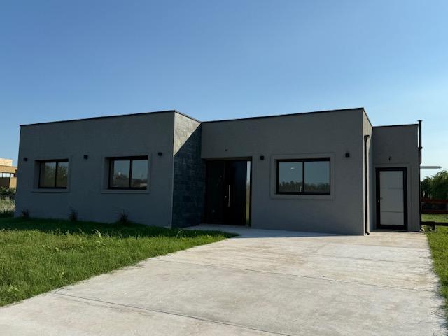 Casa · 170m² · 5 Ambientes · 2 Cocheras