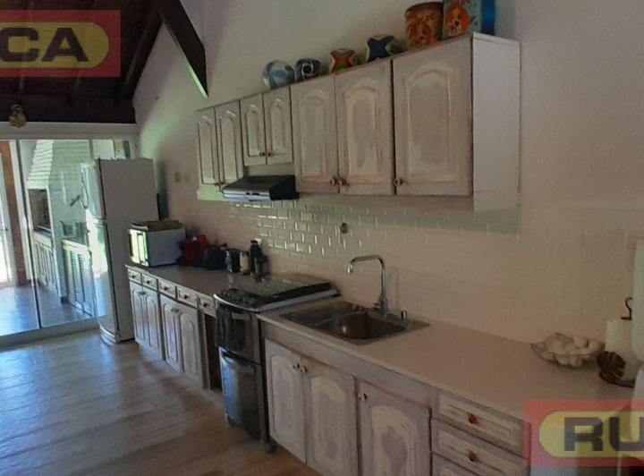 Casa · 350m² · 3 Ambientes