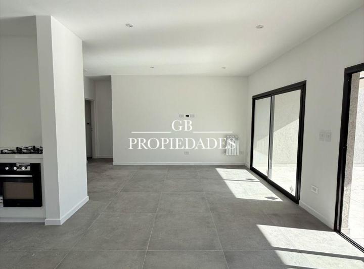 Casa · 112m² · 4 Ambientes · 2 Cocheras