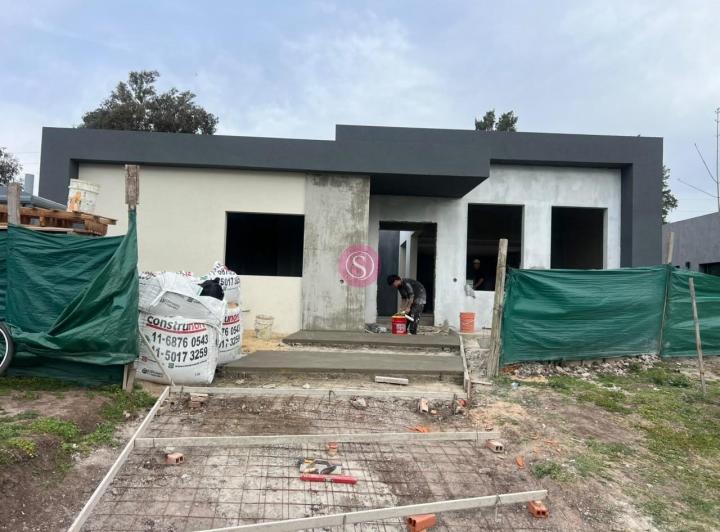Casa · 136m² · 5 Ambientes · 1 Cochera