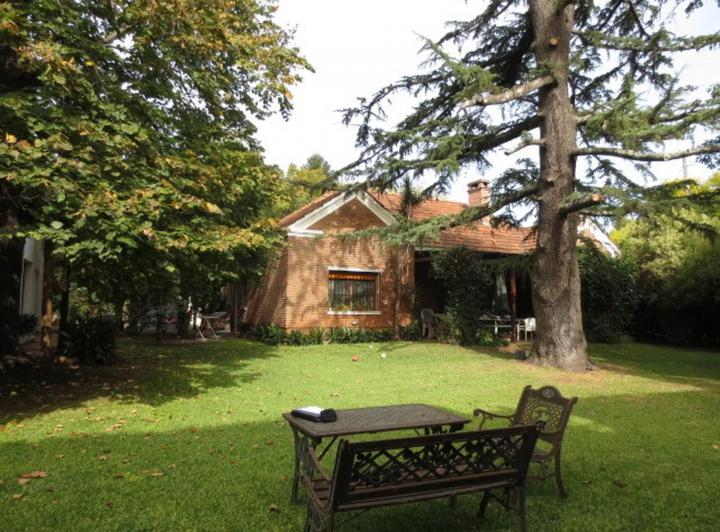 Casa · 801m² · 5 Ambientes · 1 Cochera