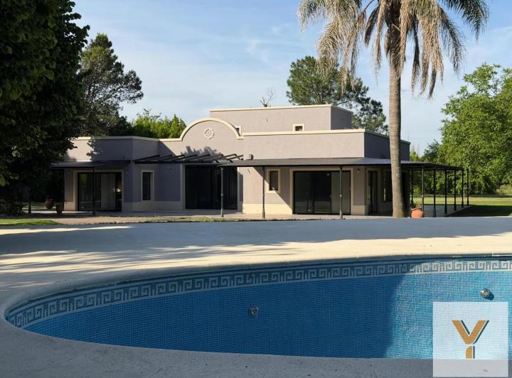 Casa · 328m² · 6 Ambientes