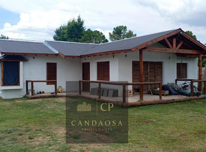 Casa · 100m² · 4 Ambientes · 3 Cocheras