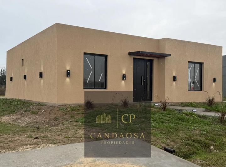 Casa · 95m² · 3 Ambientes · 3 Cocheras