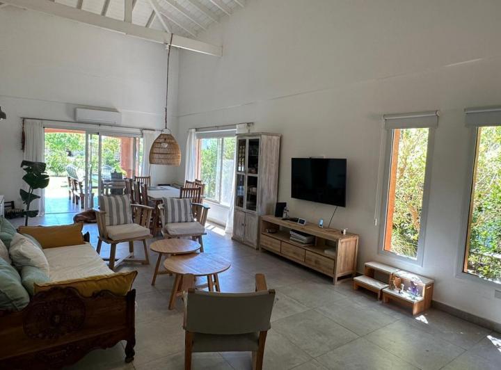 Casa · 131m² · 4 Ambientes · 2 Cocheras