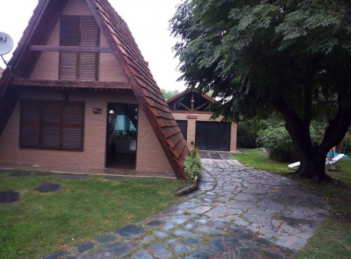 Casa · 174m² · 4 Ambientes · 2 Cocheras