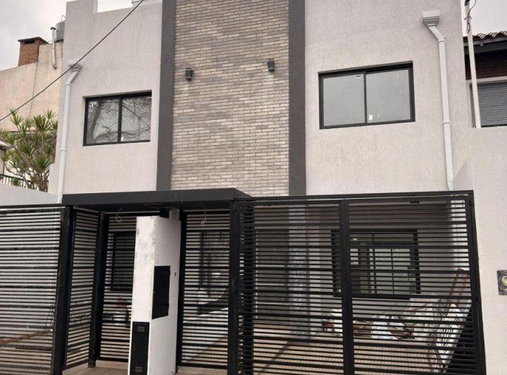 Casa · 110m² · 4 Ambientes · 1 Cochera