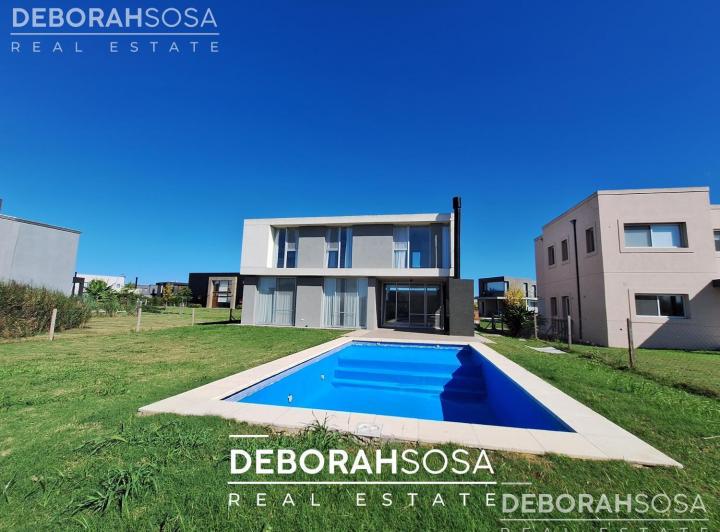 Casa · 180m² · 4 Ambientes · 2 Cocheras
