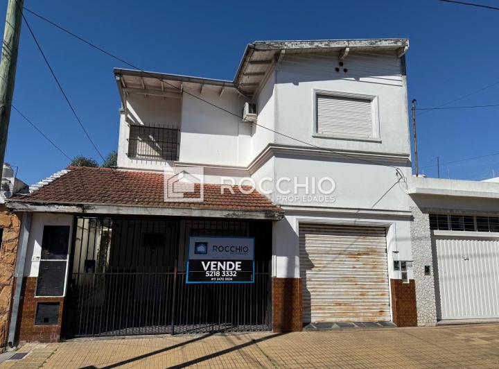 Casa · 212m² · 4 Ambientes · 1 Cochera
