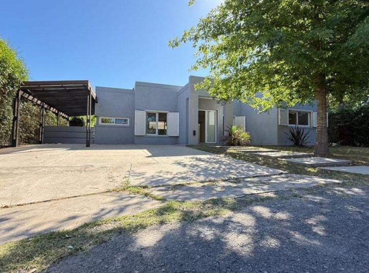 Casa · 120m² · 6 Ambientes · 2 Cocheras