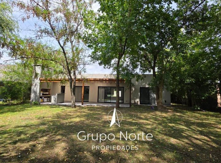 Casa · 170m² · 5 Ambientes · 4 Cocheras