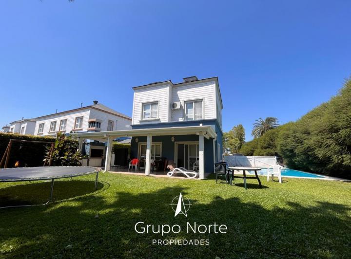 Casa · 140m² · 4 Ambientes · 1 Cochera