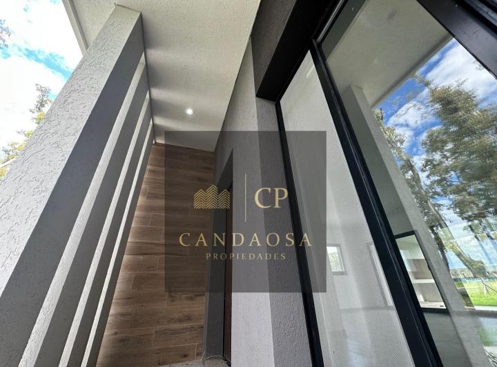Casa · 141m² · 4 Ambientes · 3 Cocheras