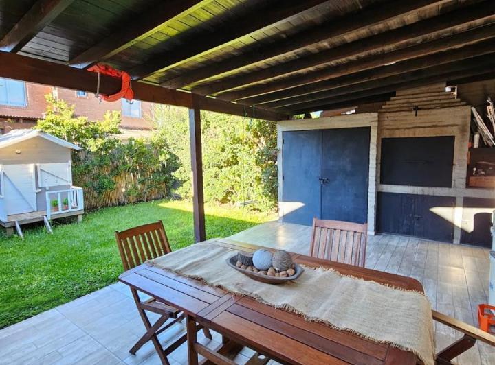 Casa · 108m² · 4 Ambientes · 1 Cochera